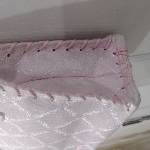 Samantha Thavasa Pink Quilted Tote Bag Handbag - Tan Wooden Handle - Like New - Picture 7 of 17